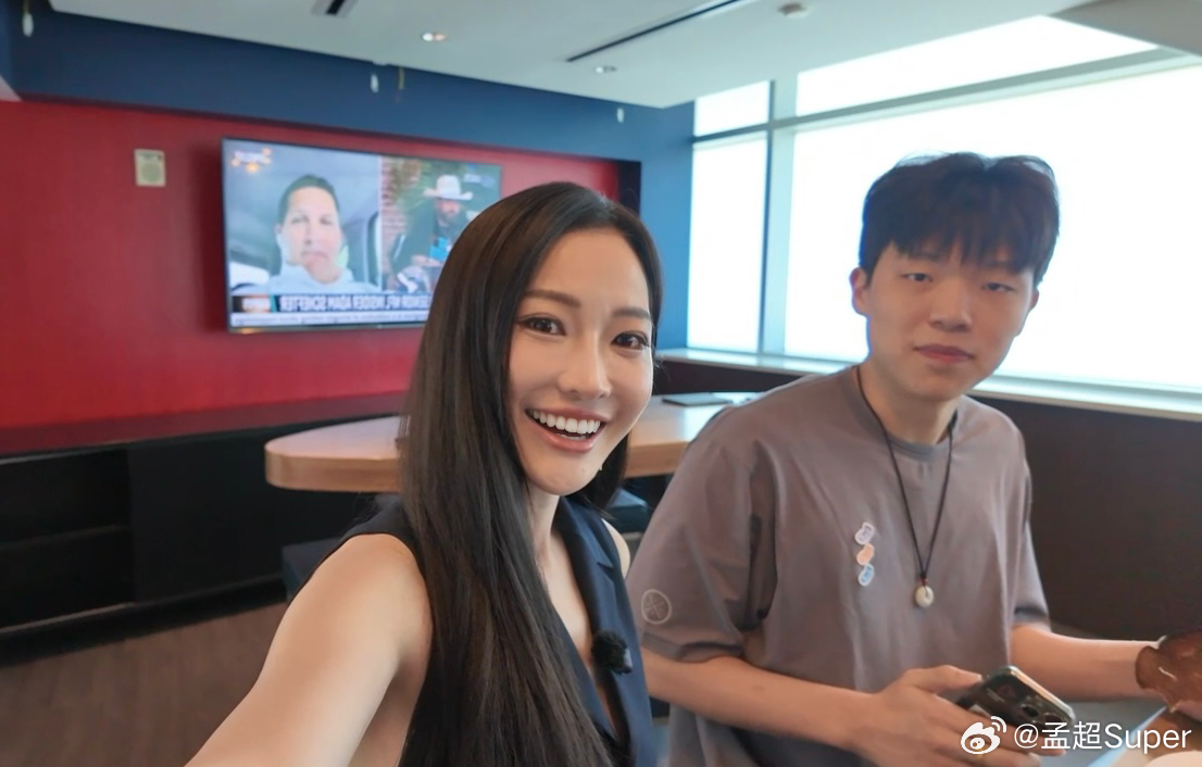 今天来洛杉矶探望一下正在忙碌试训的杨瀚森同学[鼓掌] ​​​