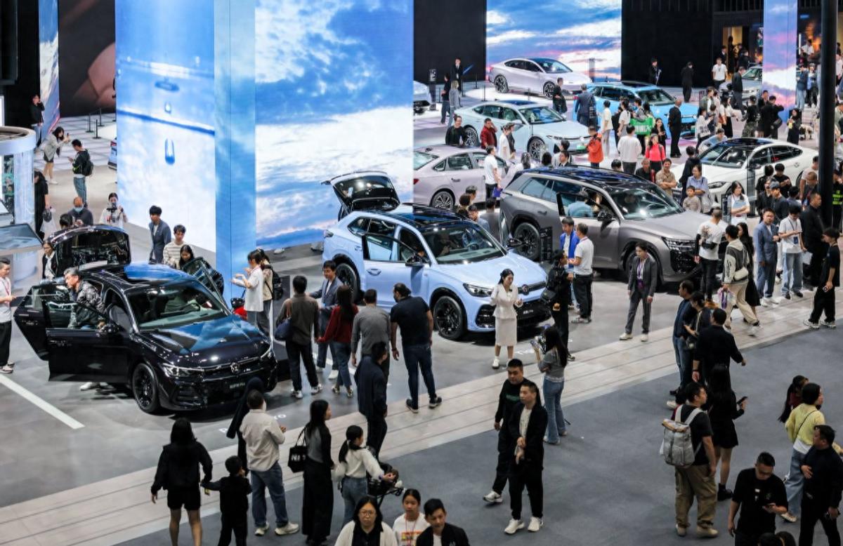 上汽大众连推7款新能源车，合资2.0加速交付落地