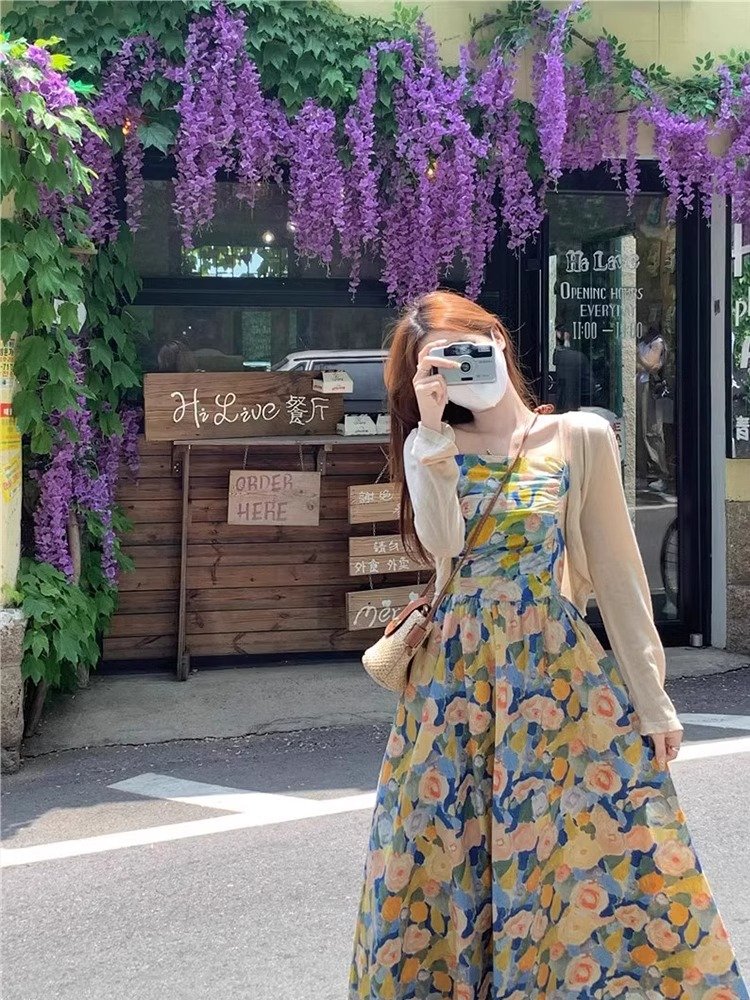 油画风碎花吊带连衣裙女春季海边度假收腰A
