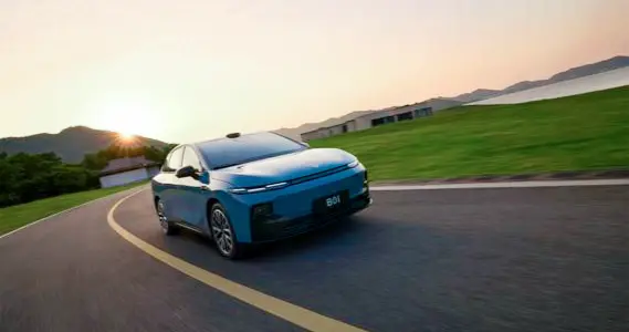 10万级“家用王”？零跑B01车主：18 分钟快充补 300km实用不踩坑