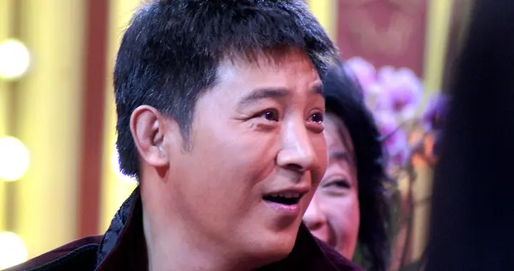 孙涛一句话惹祸上身，硬刚网友护闫学晶，这回还能骄傲的起来吗？