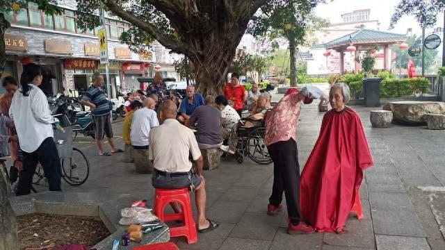 便民服务暖人心 志愿服务零距离