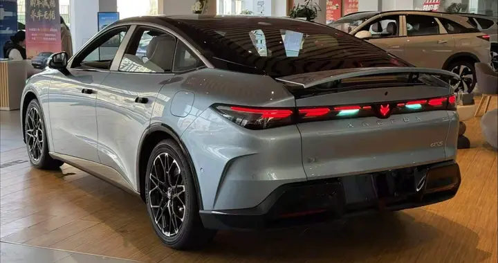 9.98万起！极狐阿尔法S5正式上市 购车干货全梳理