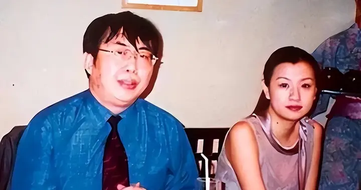 聂卫平去世不到一天，小23岁妻子过往被扒，原来她才是人间清醒