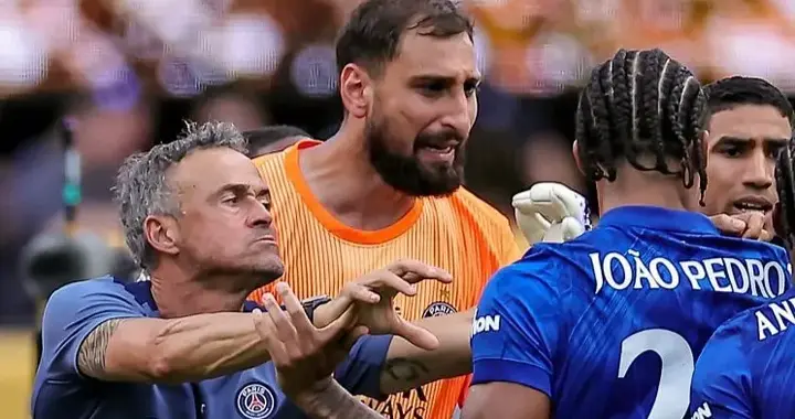 😳 欧冠重逢前旧账被翻！恩里克世俱杯掌掴佩德罗，FIFA从未处罚