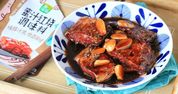 小朋友最爱的鱼，大口吃肉没有刺：蜜汁红烧带鱼