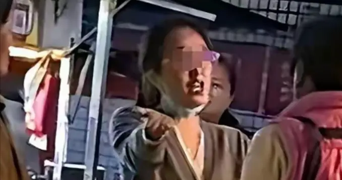 高三女生借手机后续：家长真容曝光，孩子被处分，背后的恶太扎心