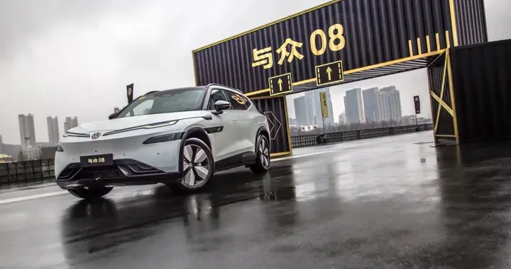 狼堡背景，本土体系下的再次进化——试驾与众08 | CAR REVIEWS