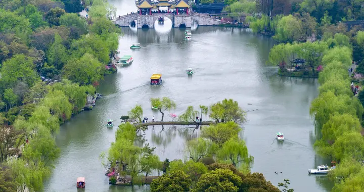 烟花三月下扬州：2026最全漫游攻略，湖光园林美食一网打尽