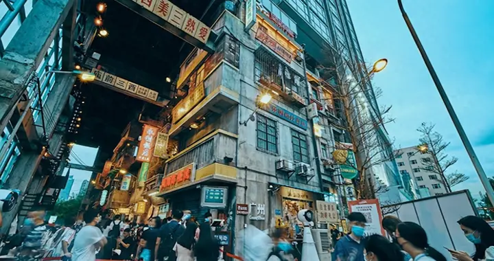 从排队3000桌到闭店80%，曾经最火的文和友，终于被现实教训了