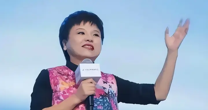向美国捐95亿，但不给中国员工发工资，“中国女首善”终被曝光！