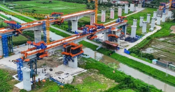 形同儿戏，这两省因两条高铁互相拿捏