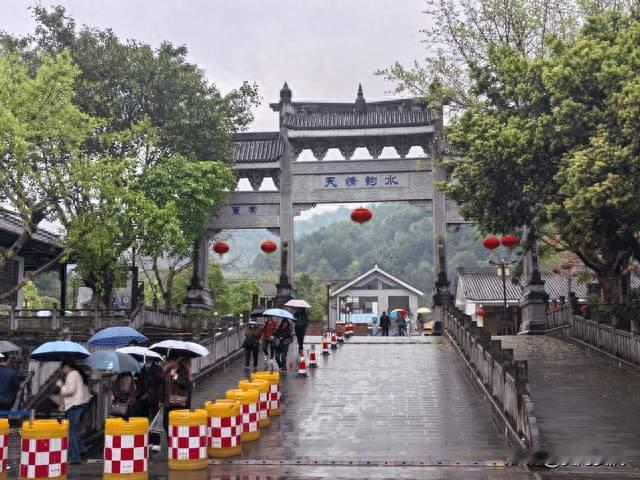 跟着徐霞客游热海，一锅沸腾了三百多年的"地球汤"
