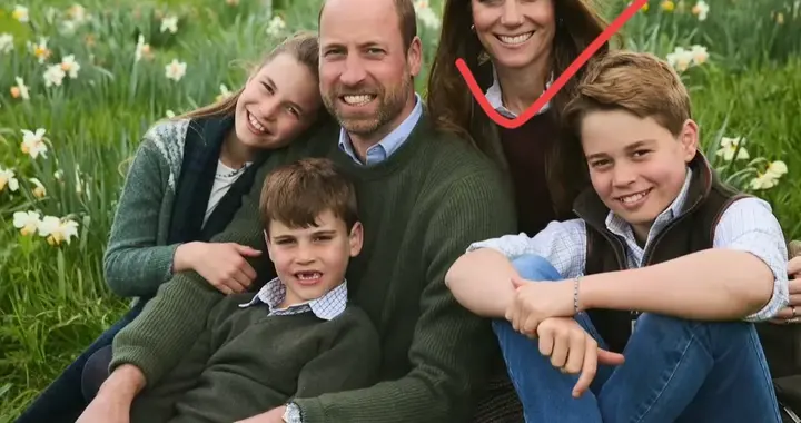 刚刚肯辛顿宫发布2025圣诞合影，凯特王妃出镜，这个系列终于圆满