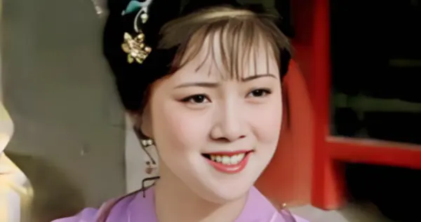 薛宝钗真想嫁给宝玉吗？匪夷所思：她心目中的男神，竟是个大枭雄