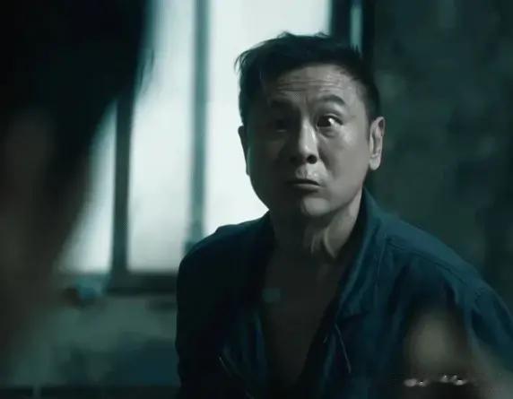 《扫毒风暴》老鬼“疯劲”十足！张世演技惊艳，配角大放异彩