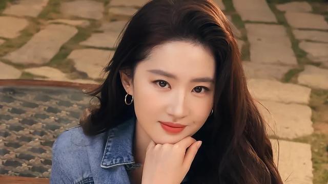 彩虹吃瓜娱乐：刘亦菲原名安风和刘茜美子
