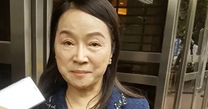 咎由自取！王世坚呛周玉蔻老太太被火车撞死 周哭诉：绿营无人发声