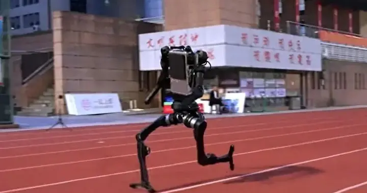 宇树科技宣布人形机器人跑出10米/秒，逼近人类巅峰水平；创始人王兴兴...