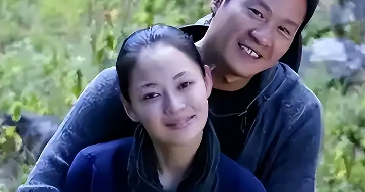 顶级负心汉，成名后与恩人离婚迎娶小三，如今前妻红了他却糊了