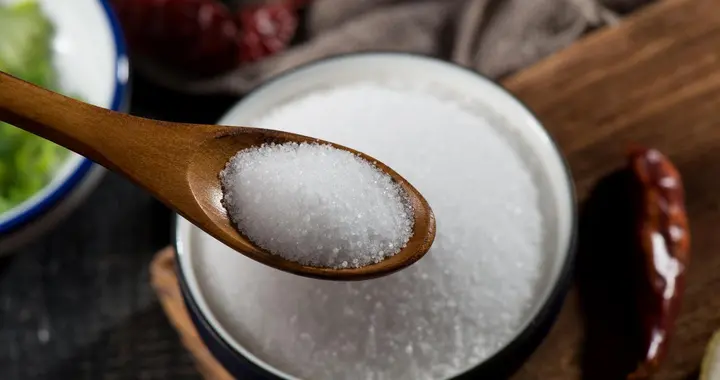 别只盯着少吃盐了！新研究发现：血压飙高的真凶，是这 3 个习惯