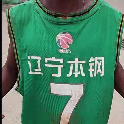 young帆的视野：中国人的衣服看来有大