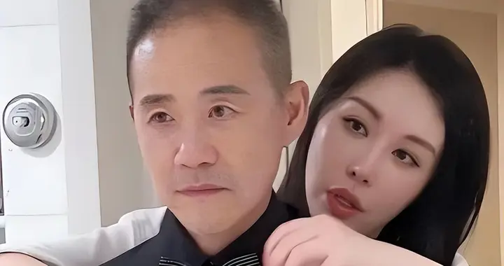 “老少恋”的残酷现实，在王石身上体现得淋漓尽致，胡歌也遭殃！