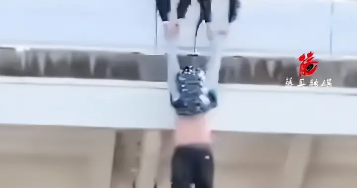 中国男子日本机场坠亡！年仅20岁，和妈妈旅游才刚落地，画面曝光