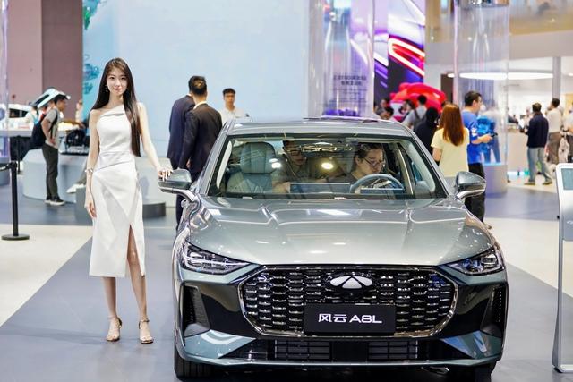 奇瑞风云A8L续航2369.915km破纪录，百公里油耗仅2.08L