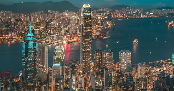 中心与边缘：在交往中形成的中国历史