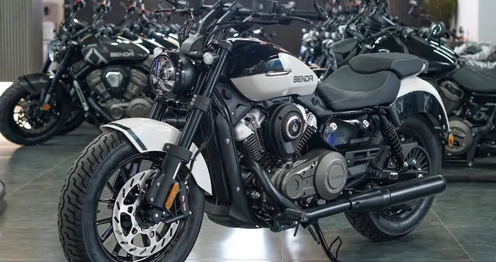 V型双缸+自动挡，2025奔达灰石250CVT时尚复古巡航，售价18980元