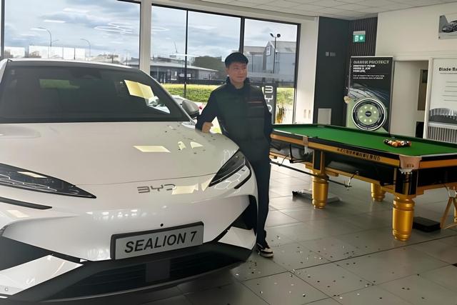 他们都是冠军 比亚迪携手首位亚洲斯诺克世锦赛冠军赵心童