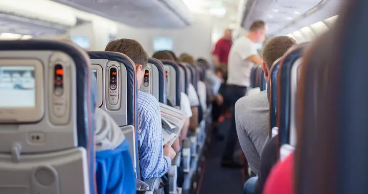 为什么飞机上的空调，总是开得那么冷？
