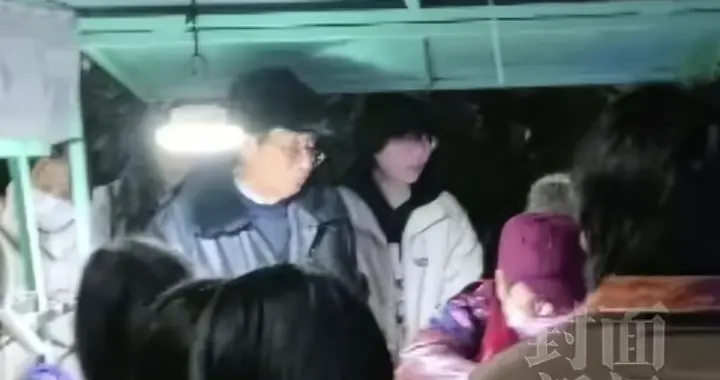 三元一个的淀粉肠夹鸡蛋火了，餐车整洁还保证不会涨价