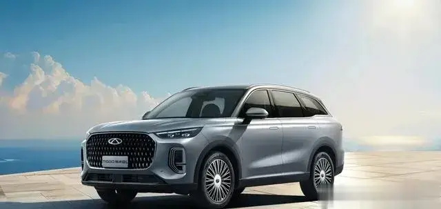 瑞虎8L成燃油车智能标杆，8155芯片+怀挡，尾箱达2065L