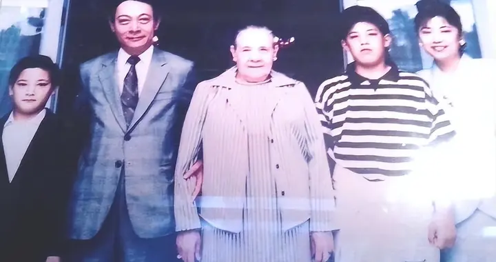 1996年蒋孝勇病重，向大儿子蒋友柏坦言：你奶奶是一个苦命的女人