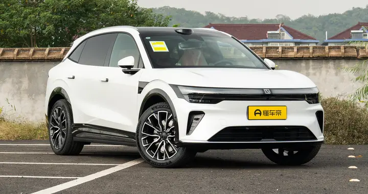 全系标配激光雷达，后排电动沙发，解读焕新极氪7X