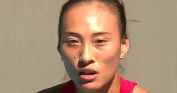 郑钦文完美亮相1:0领先六号种子，中网四强争夺战值得期待