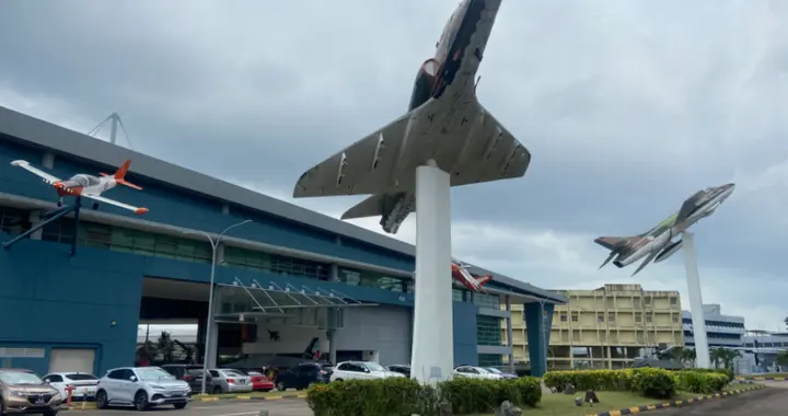 厄瓜多尔反对无效，美国强行扩建军事基地，空军司令识破却被解职