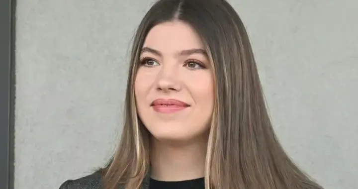 老天爷赏饭吃！苏菲亚公主最新公务照，自带特殊功能的头发太美了