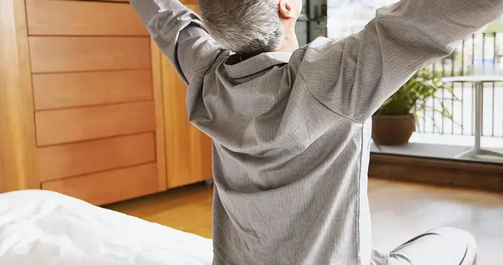 “早睡早起”是错的？医生告诫：过了60岁，睡觉尽量要做到这五点