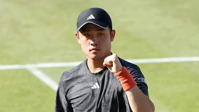 安纳网球：🇨🇳吴易昺又