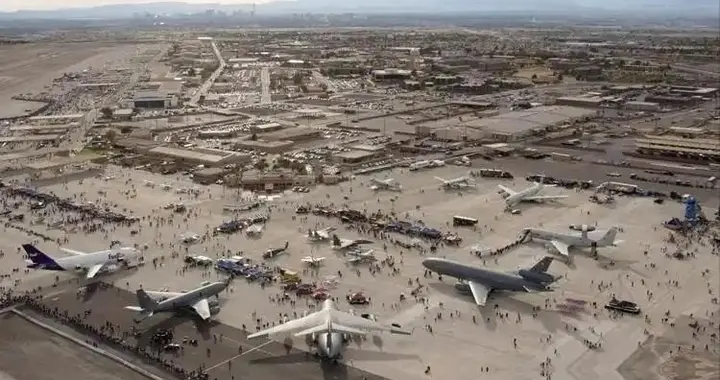 核心基地近乎全灭，美军苦心经营了20年，被伊朗8000发弹炸回原形