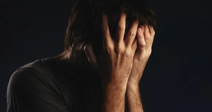 紧张时频繁手抖，是焦虑症的典型表现吗?