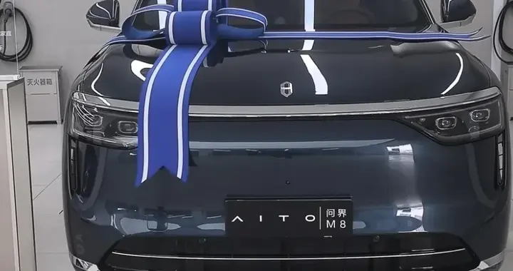 问界M8智驾的七宗“惑”：一个月深度体验，这些痛点建议优化！