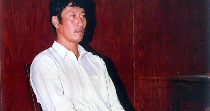 吹口哨、扒衣服就判死刑？流氓罪已废，但有件事国家一刻不敢松手