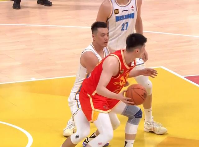 能押宝胡金秋？广东队最心仪的补强人选，这才是CBA第一本土内线