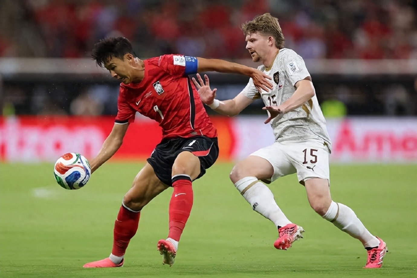换下孙兴慜赢了？韩国2-1逆转捷克，换人到底是神来之笔还是打脸