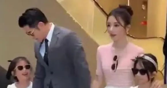 罕见同框！郭富城全家现身沙田马场，低调日常曝光引热议