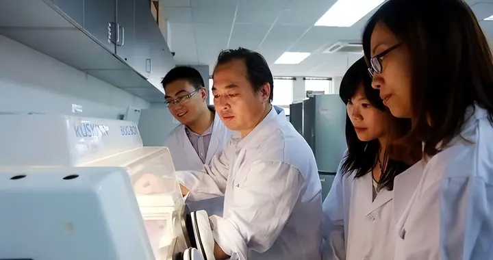 10909米深的海沟，中国深潜器发现了科学家“最不愿看见”的东西